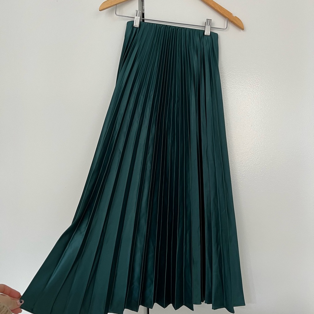Zara Pleated Satin Skirt in Green